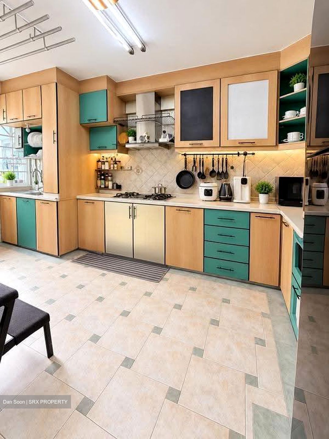 Blk 336 Jurong East Avenue 1 (Jurong East), HDB Executive #634676011
